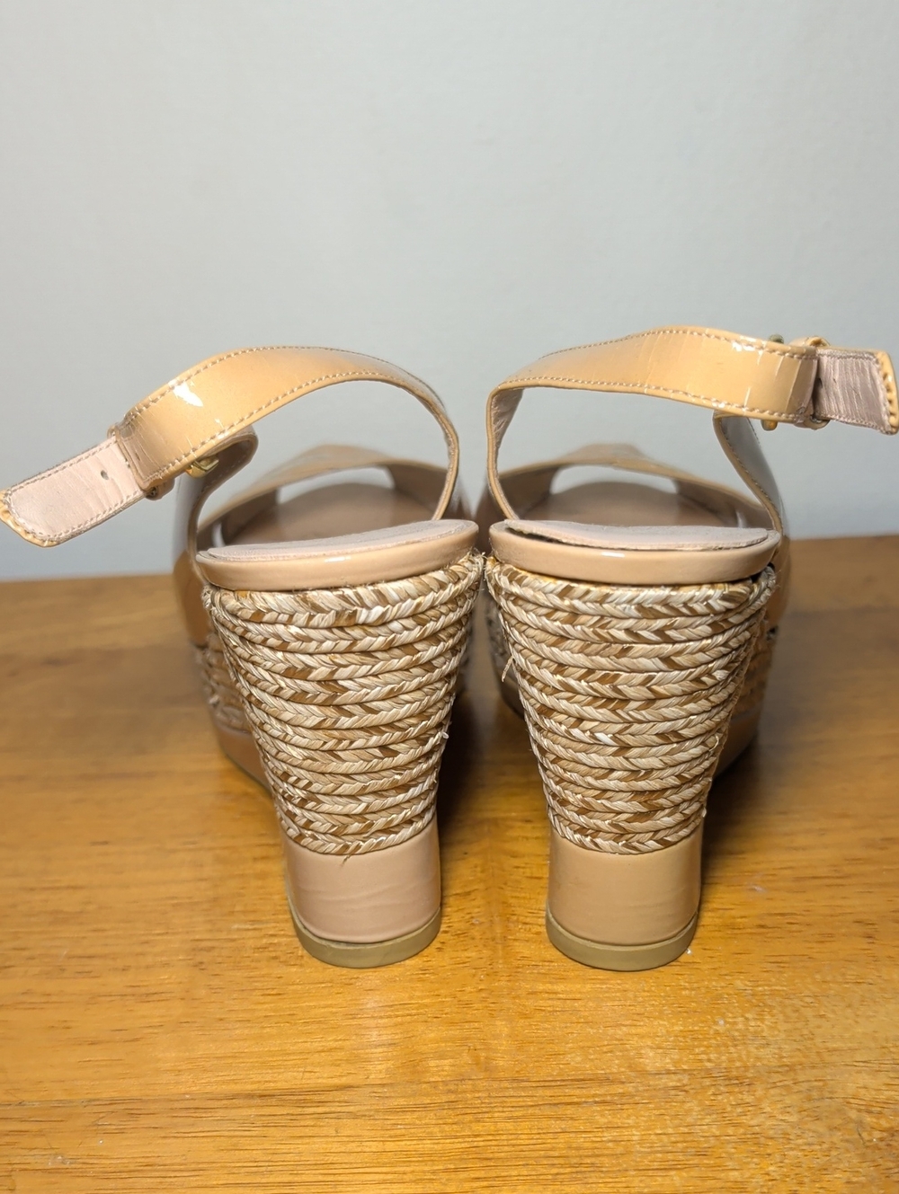 Stuart Weitzman Patent Leather Espadrille Wedge Sandals Beige Women's Size 9M - Picture 5 of 8